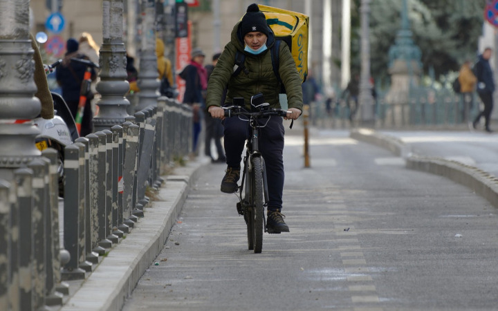 delivery courier city